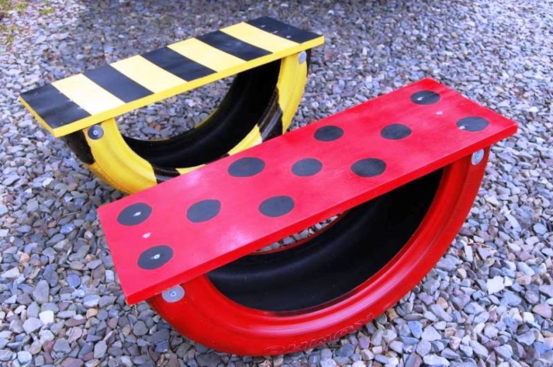 Xích đu bằng lốp xe