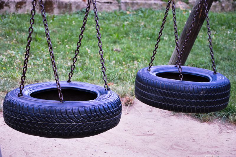 Xích đu bằng lốp xe